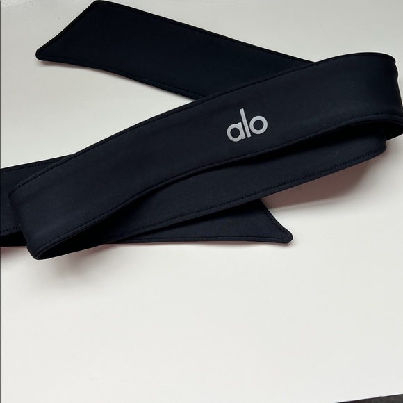 ALO Yoga Black Hairband - Picture 3 of 5